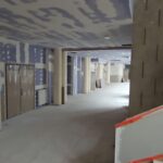 prace-wykonczeniowe-wewnatrz-budynku-montaz-plyt-gk-korytarz