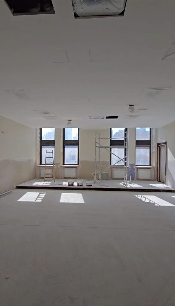 remont sali malarskie prace wykonczeniowe podest drabiny